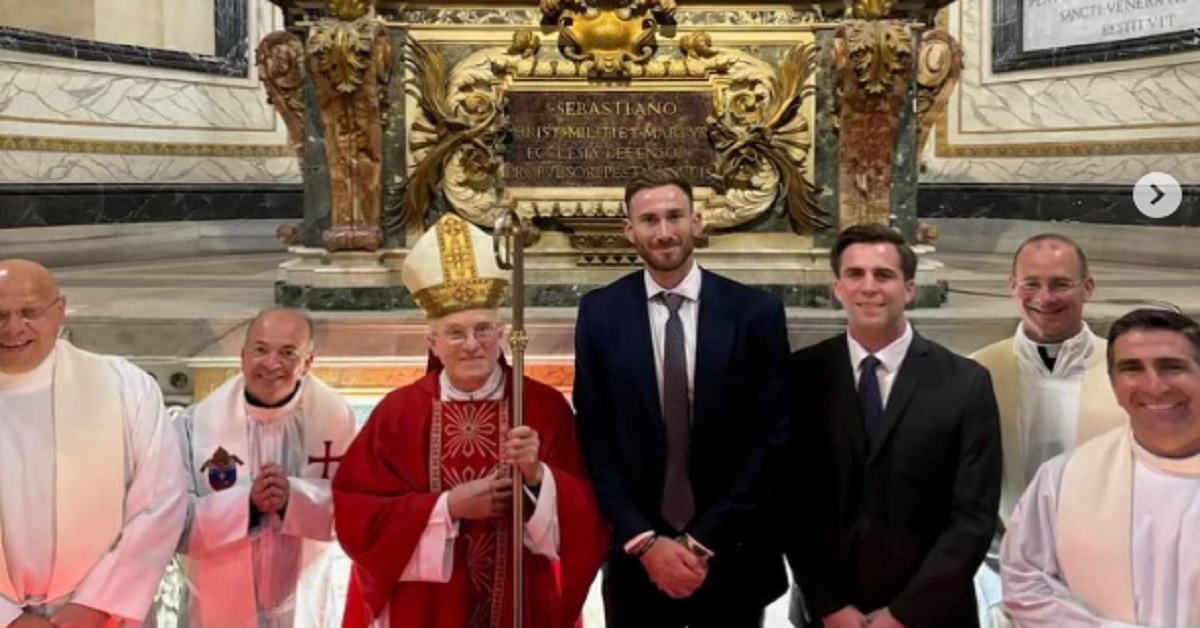 Hayward, exjugador de la NBA, se convierte al catolicismo
