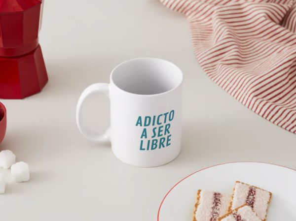 Taza Adicto a Ser Libre