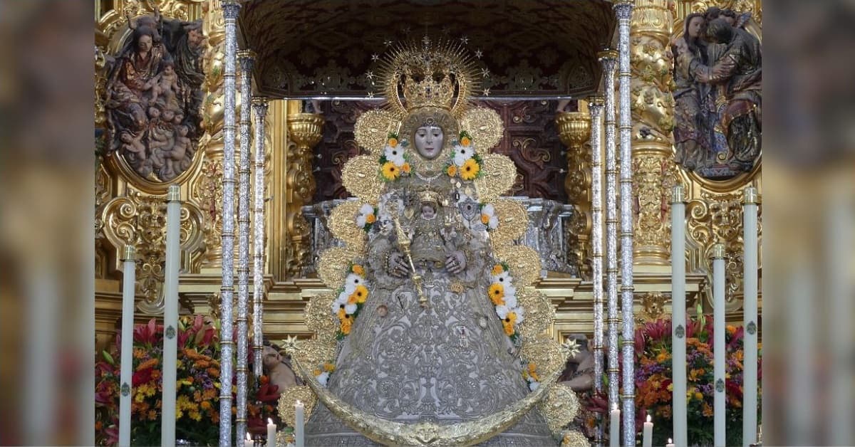 El manto de la Virgen del Rocío llevará el nombre de los 45 fallecidos en Adamuz